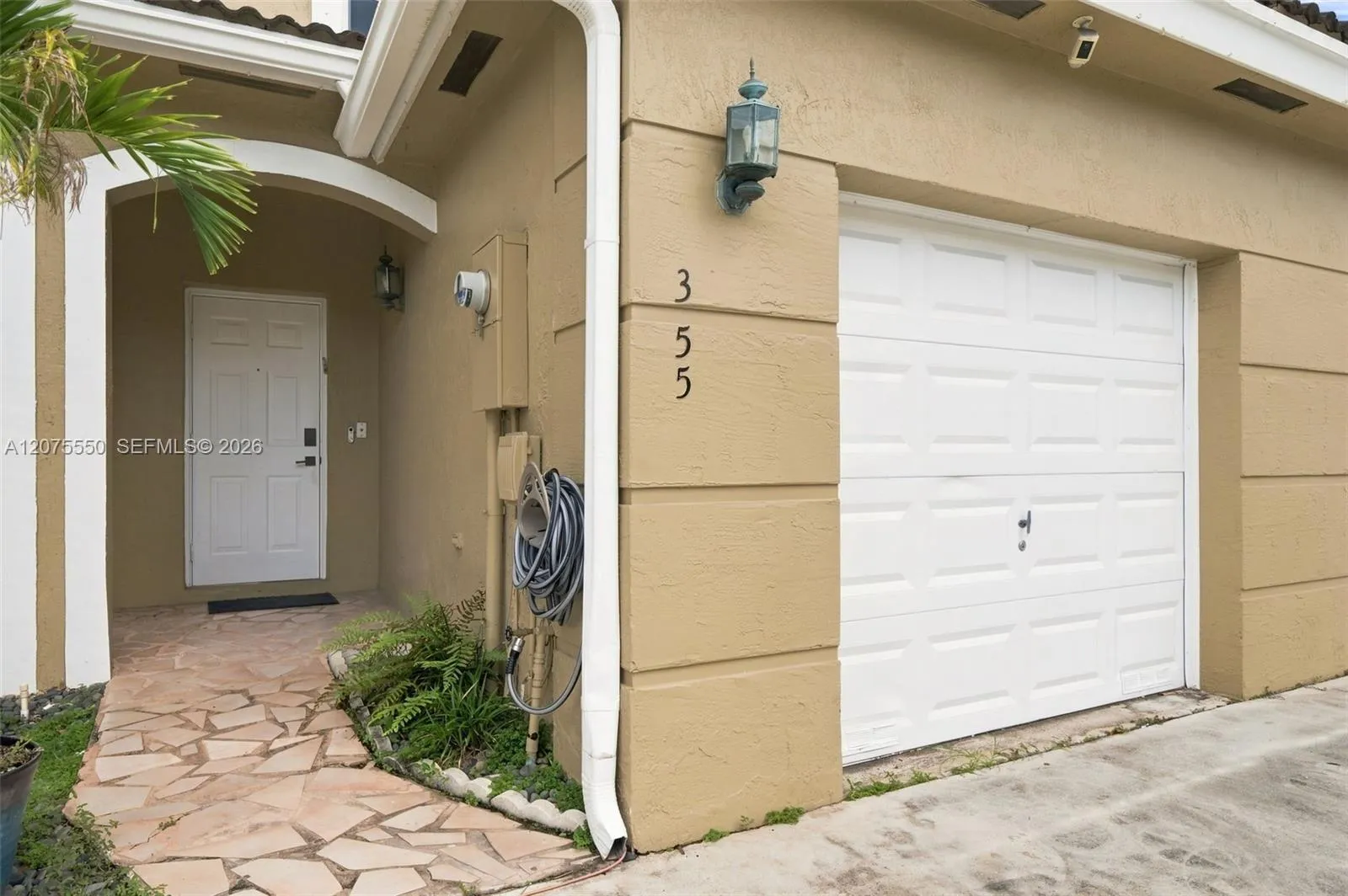 Foto de propiedad en 355 SW 121st Avenue 355, Pembroke Pines, FL 33025 Pembroke Pines con MLS# 