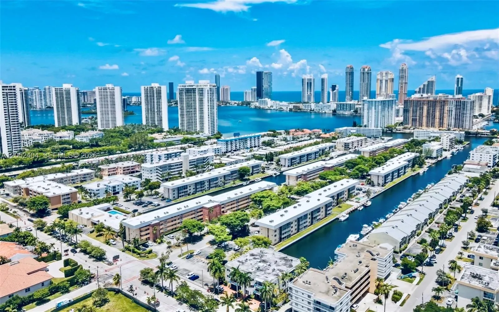 Foto de propiedad en 3550 NE 169 Street Apt.F.112, North Miami Beach, FL 33160 North Miami Beach con MLS# 