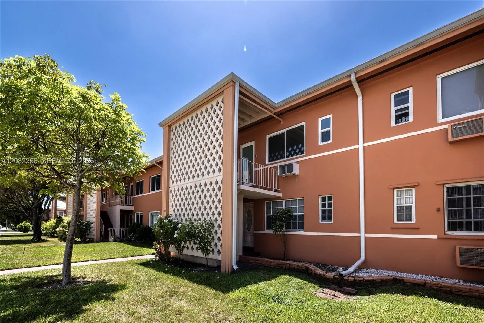 En Venta 3550 SW 9th Terrace 8B, Miami, FL 33135, Miami, FL 33135