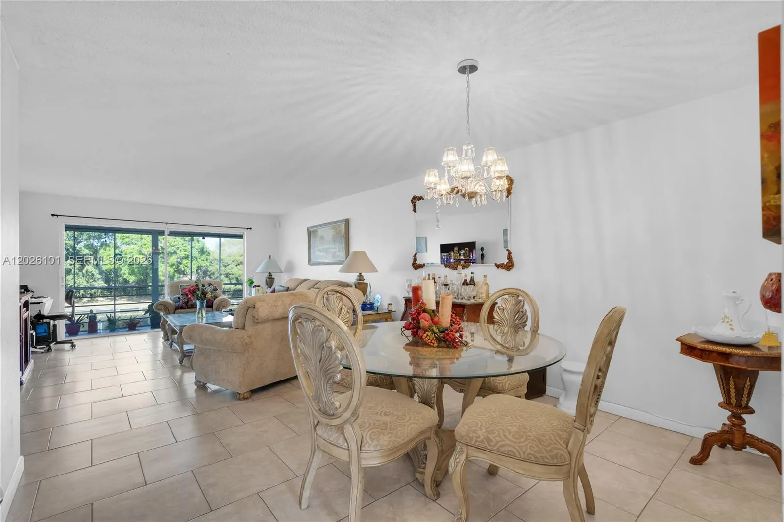 Foto de propiedad en 3551 Inverrary Drive 208, Lauderhill, FL 33319 Lauderhill con MLS# 
