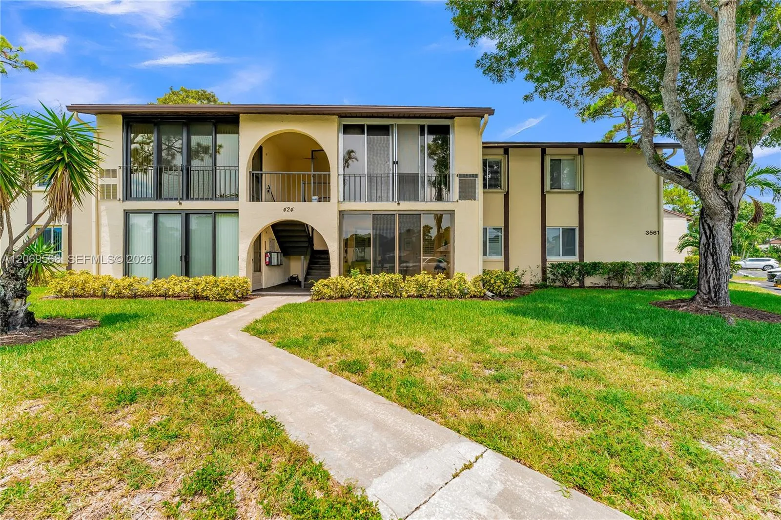 Foto de propiedad en 3561 Pine Tree Court D-1, Greenacres, FL 33463 Greenacres con MLS# 