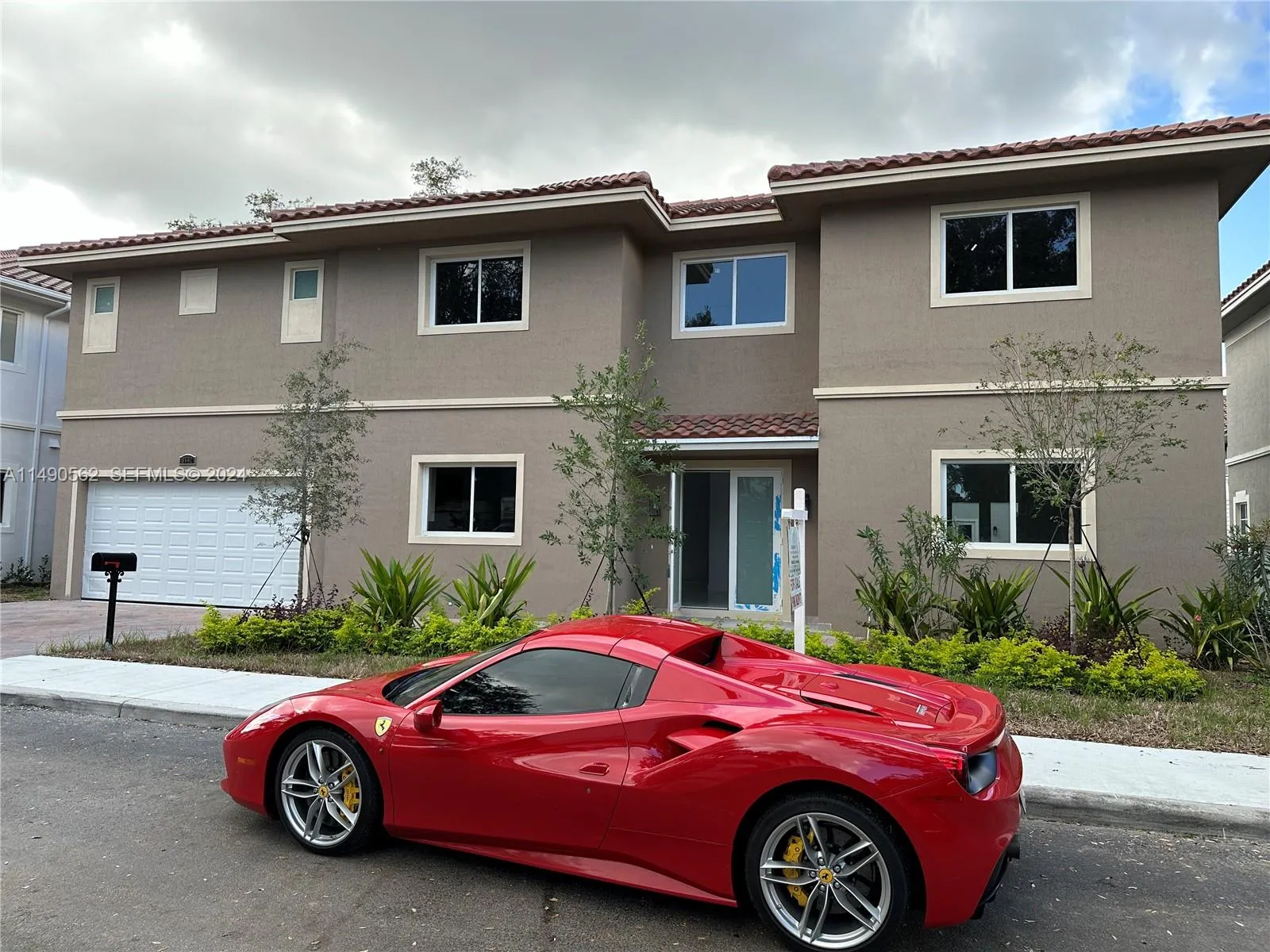 Foto de propiedad en 3562 Forest View Circle, Dania Beach, FL 33312 Dania Beach con MLS# 