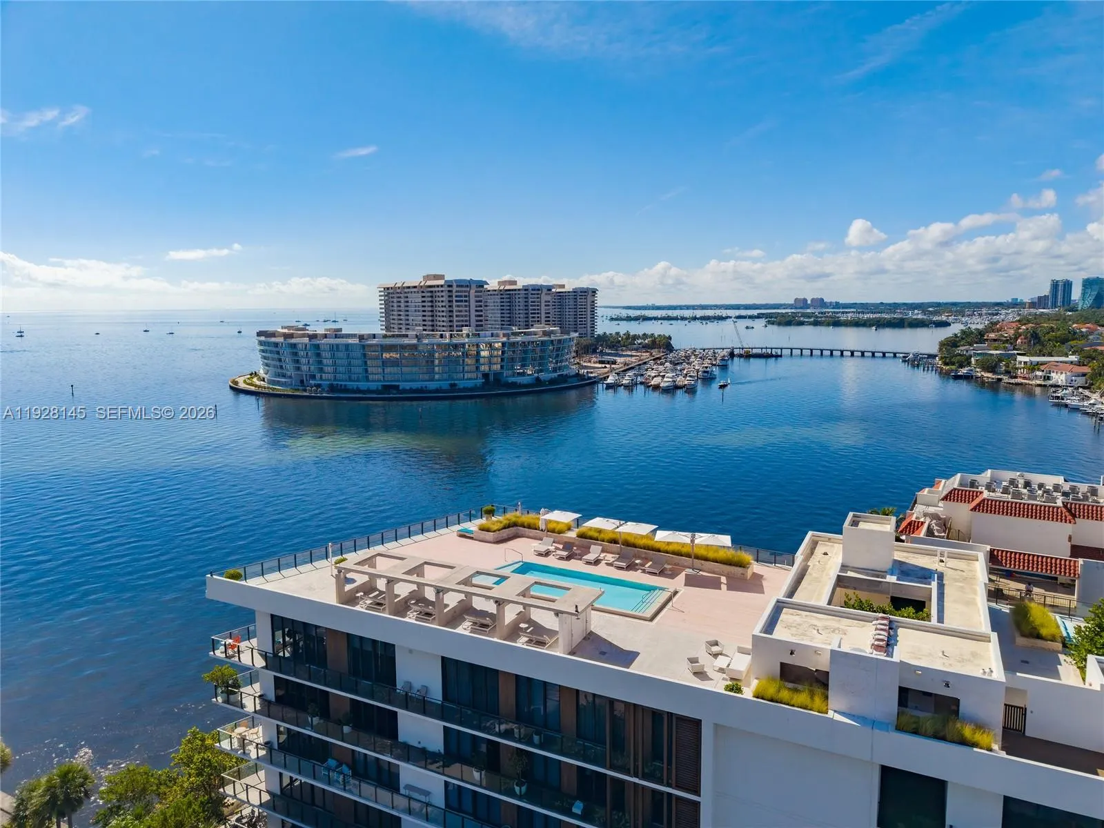 Foto de propiedad en 3581 E Glencoe Street 403, Miami, FL 33133 Miami con MLS# 