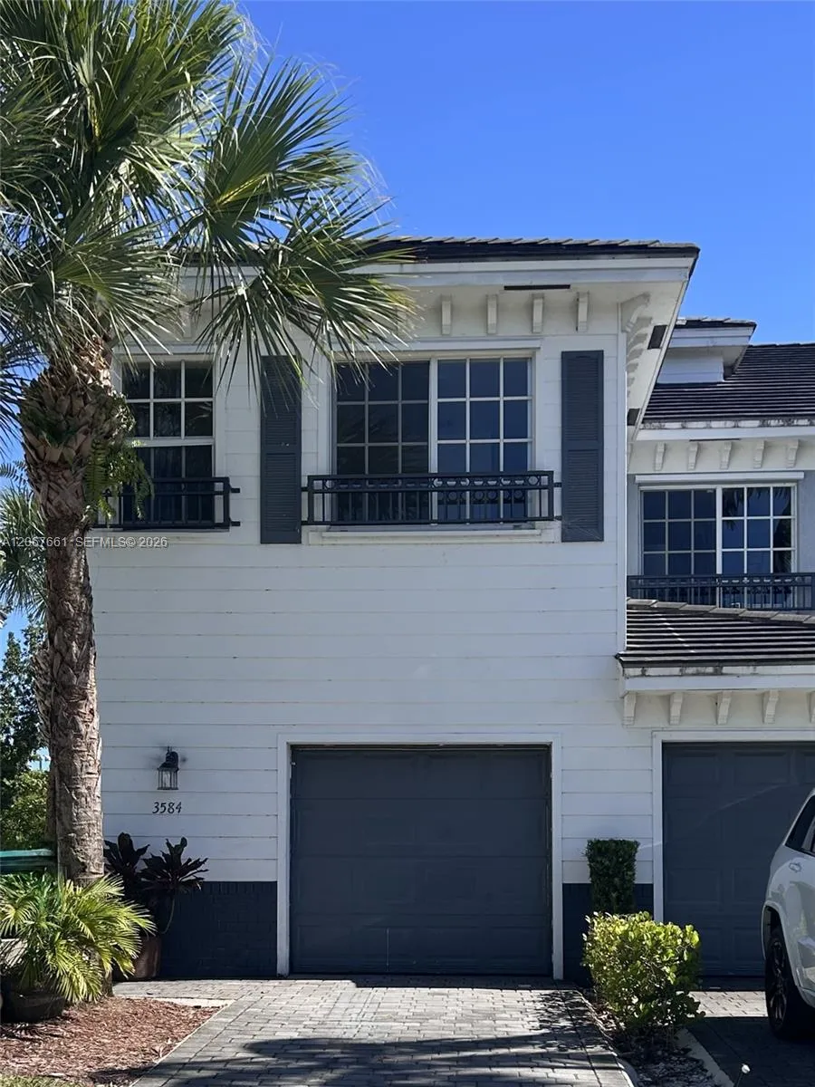 Foto de propiedad en 3584 NW 13th Street, Lauderhill, FL 33311 Lauderhill con MLS# 