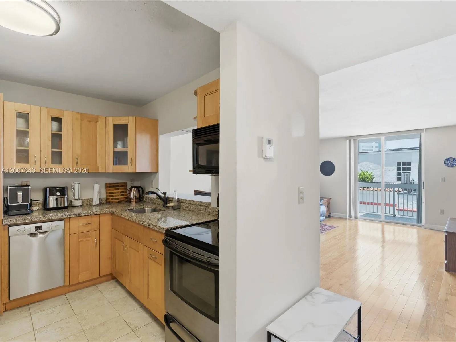 Foto de propiedad en 3588 Collins Avenue 504, Miami Beach, FL 33140 Miami Beach con MLS# 
