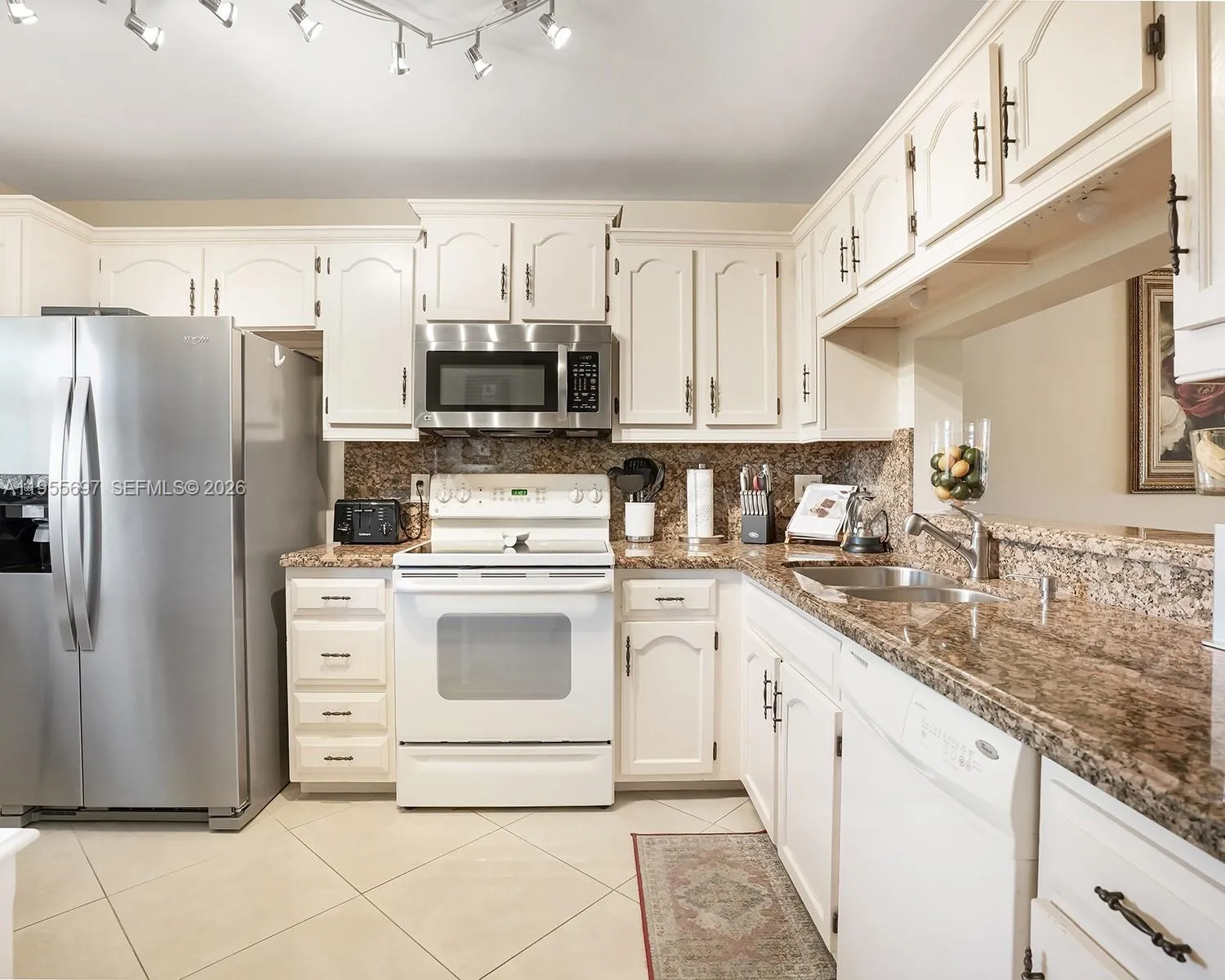 Foto de propiedad en 3591 Environ Boulevard A404, Lauderhill, FL 33319 Lauderhill con MLS# 