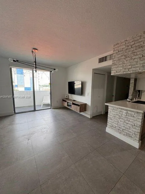 En Renta 36 NW 6th Avenue 505, Miami, FL 33128, Miami, FL 33128