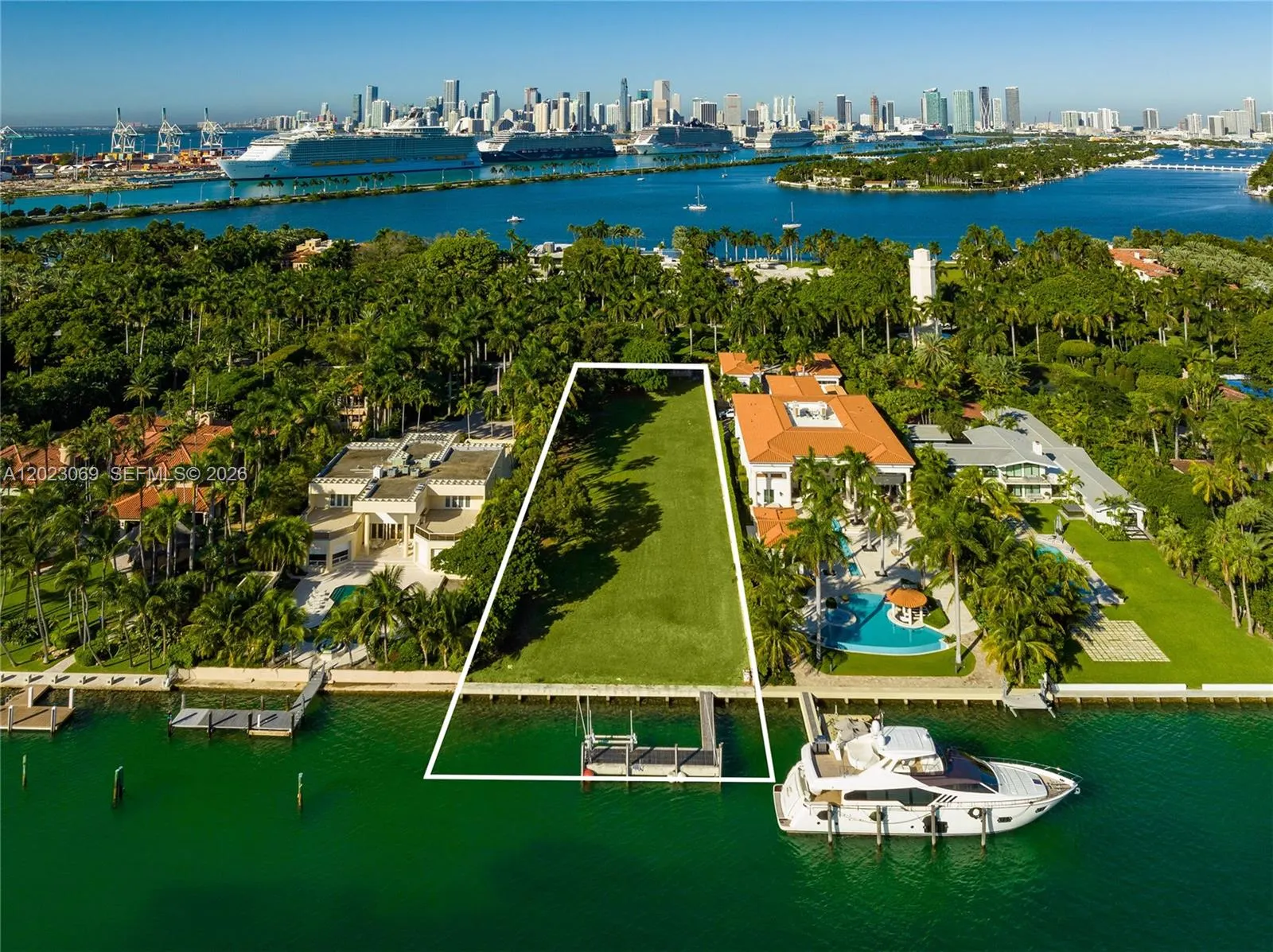 Foto de propiedad en 36 Star Island Drive, Miami Beach, FL 33139 Miami Beach con MLS# 