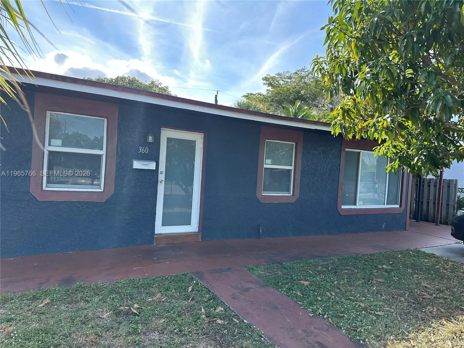 Foto de propiedad en 360 NW 15th Court, Pompano Beach, FL 33060 Pompano Beach con MLS# 