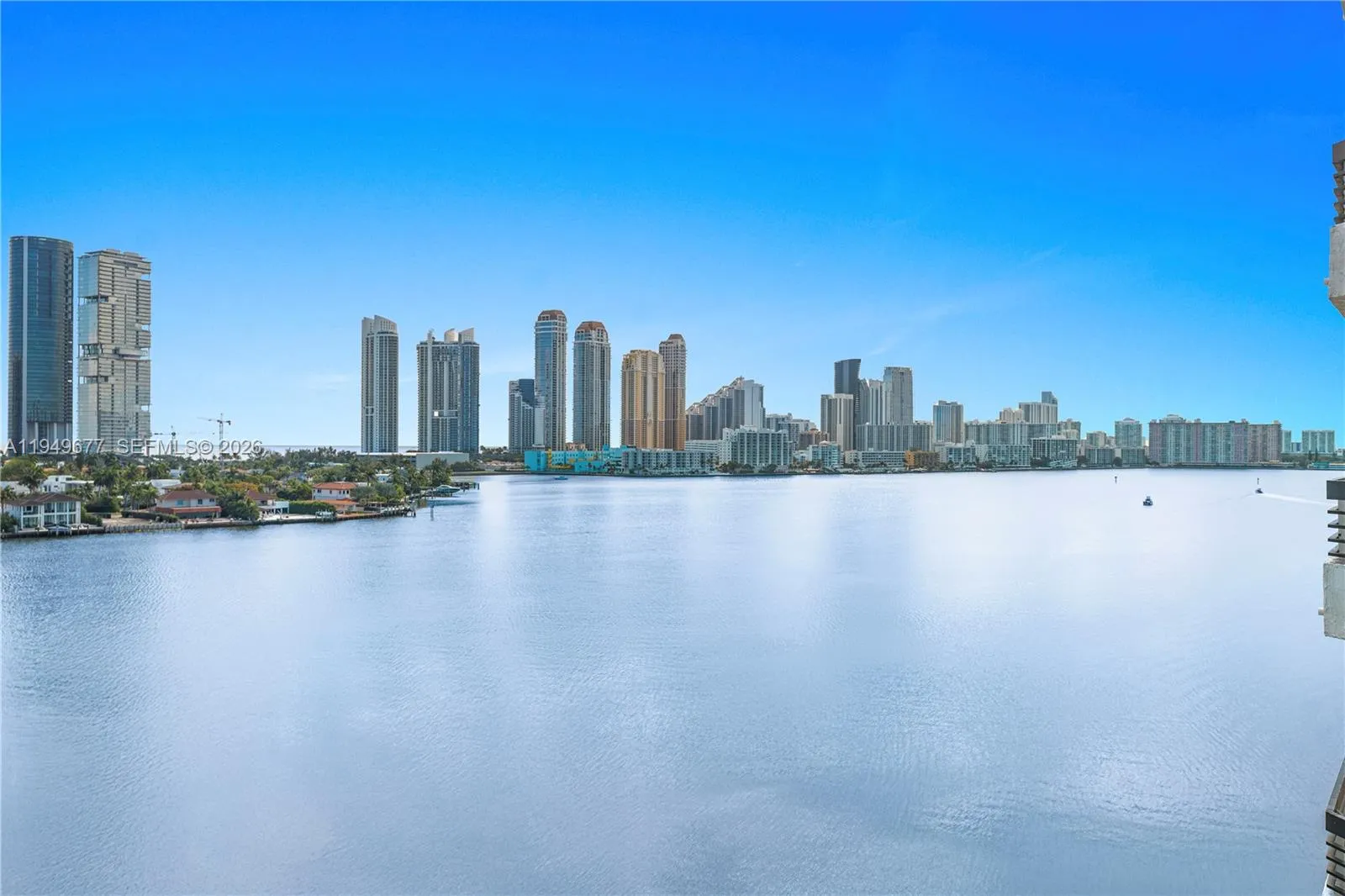 Foto de propiedad en 3600 Mystic Pointe Drive 1017, Aventura, FL 33180 Aventura con MLS#
