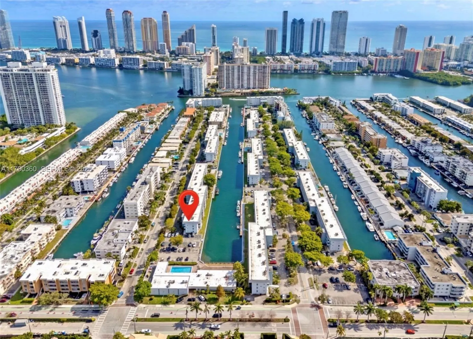 Foto de propiedad en 3600 NE 170 Street Apt.D.400, North Miami Beach, FL 33160 North Miami Beach con MLS# 
