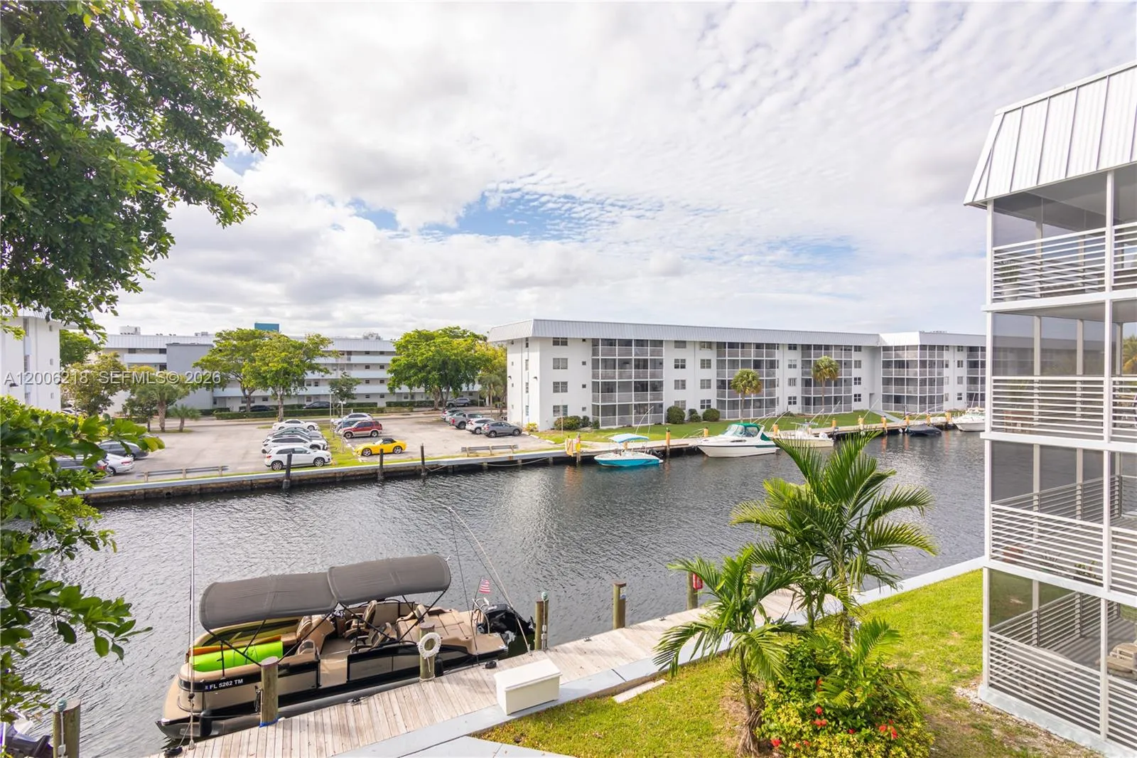 Foto de propiedad en 3600 NE 170th Street 308, North Miami Beach, FL 33160 North Miami Beach con MLS# 