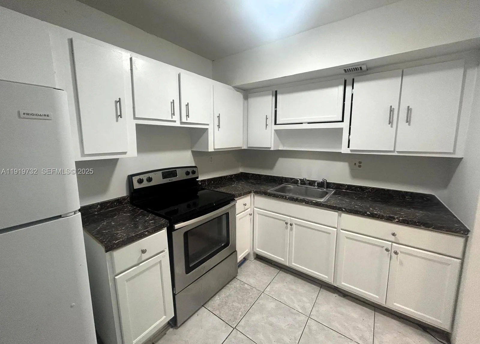 Vendido 3600 NW 21st Street 101, Lauderdale Lakes, FL 33311, Lauderdale Lakes, FL 33311