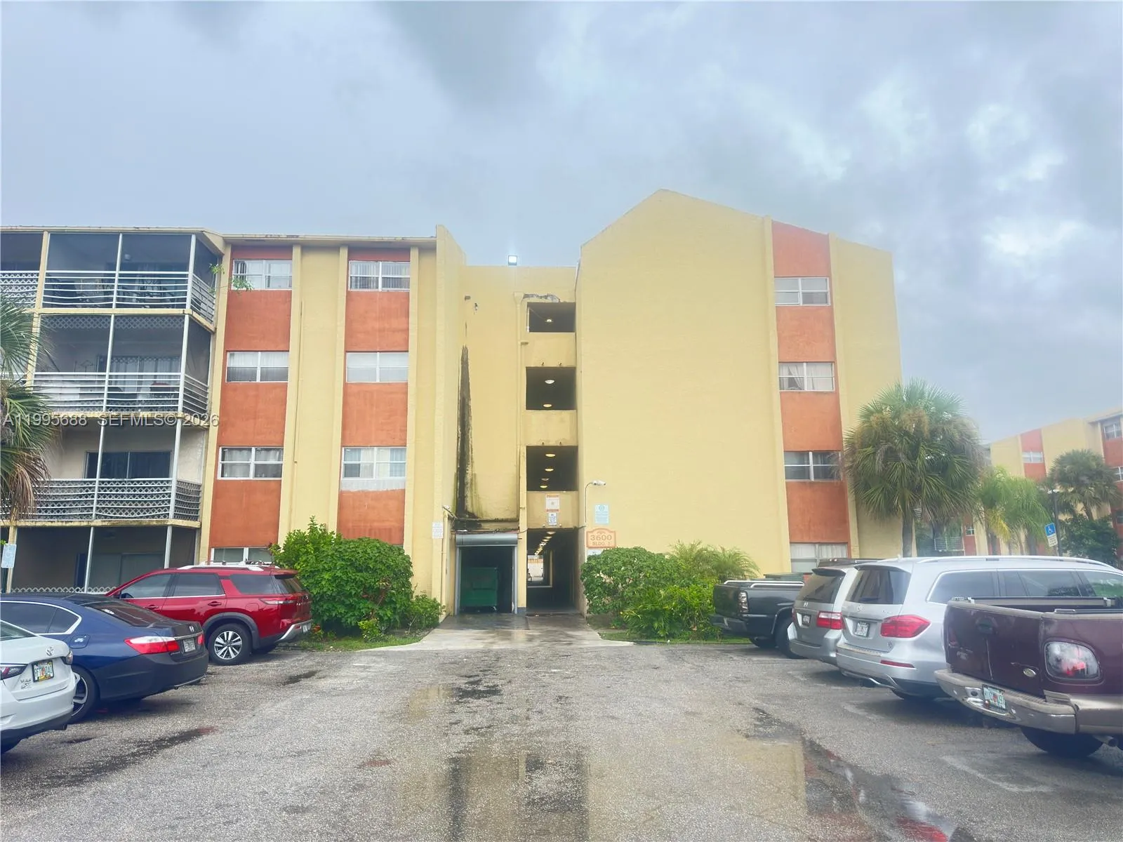 Foto de propiedad en 3600 NW 21st Street 309, Lauderdale Lakes, FL 33311 Lauderdale Lakes con MLS# 