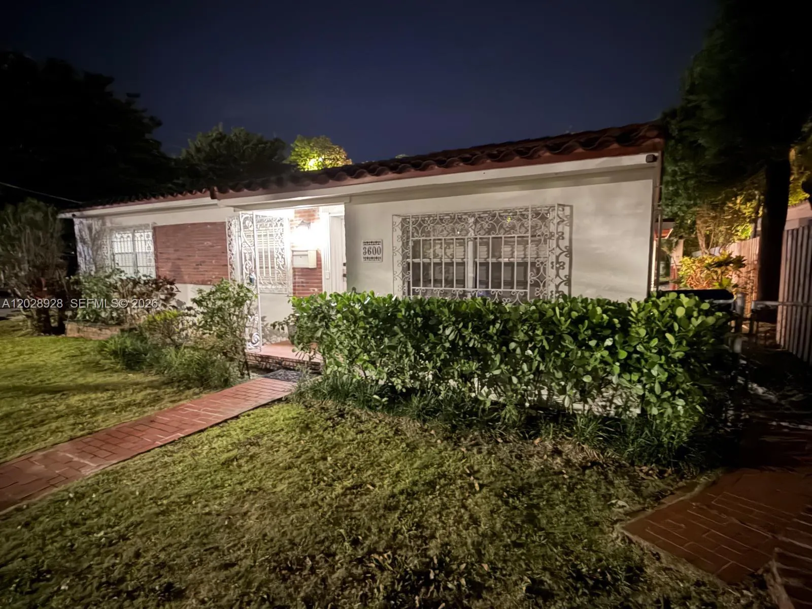 En Renta 3600 SW 26th Street, Miami, FL 33133, Miami, FL 33133
