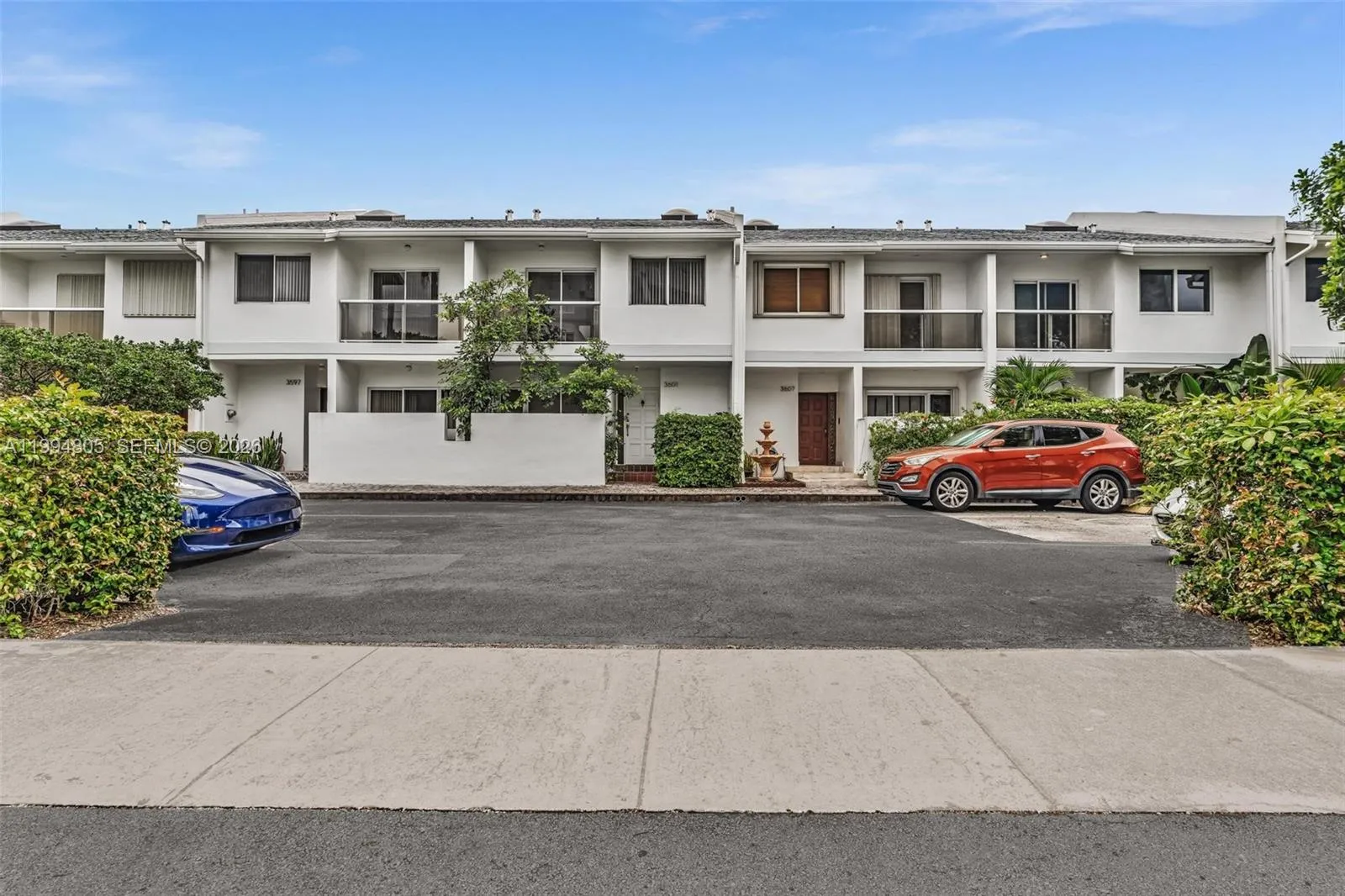 Foto de propiedad en 3601 NE 168th Street 108, North Miami Beach, FL 33160 North Miami Beach con MLS# 