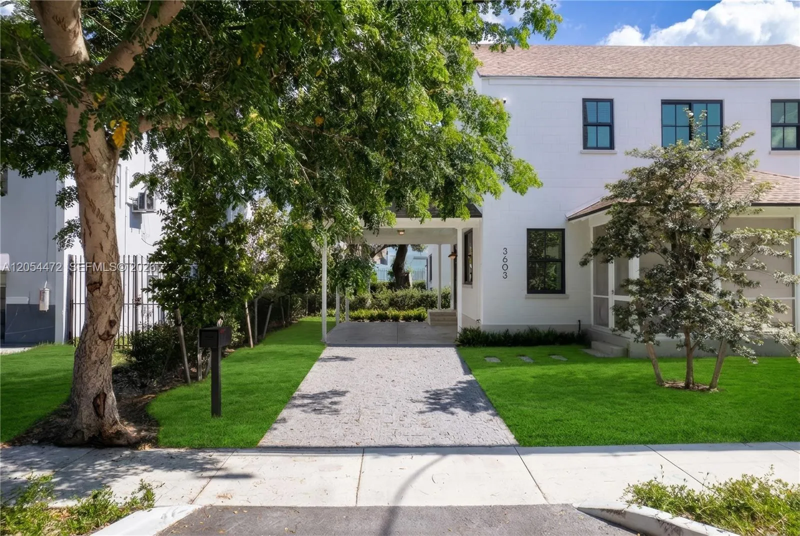 Foto de propiedad en 3603 Thomas Avenue, Miami, FL 33133 Miami con MLS# 