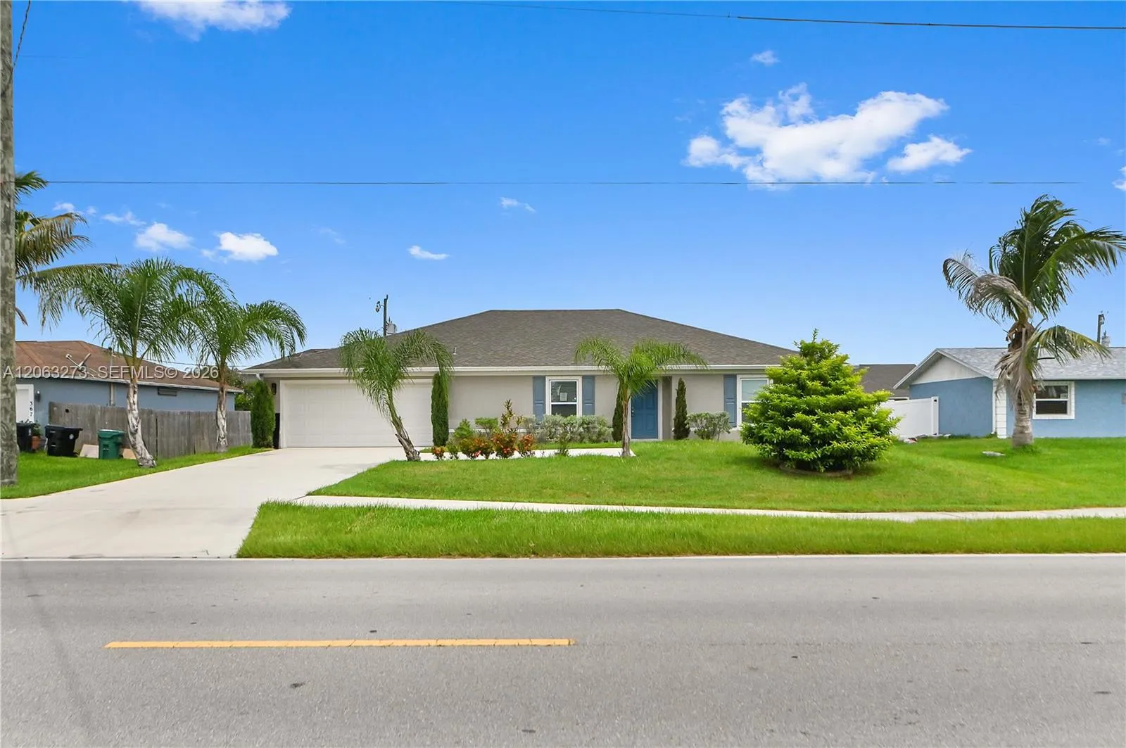 Foto de propiedad en 361 SW Thornhill Drive, Port St. Lucie, FL 34984 Port St. Lucie con MLS# 