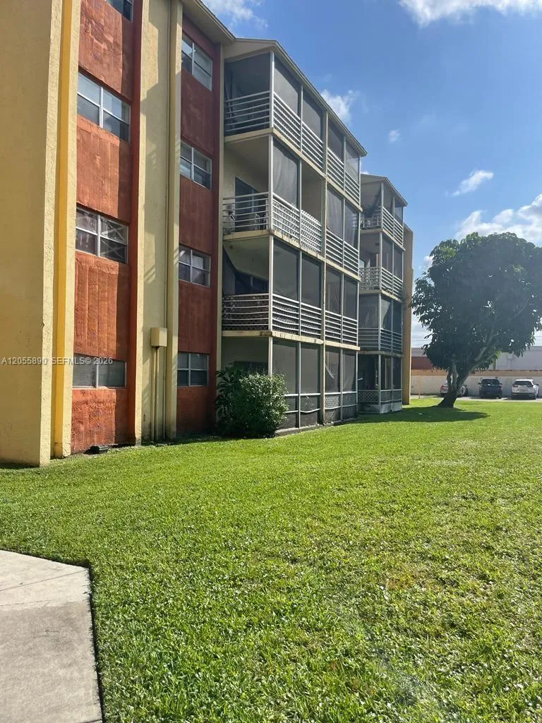En Renta 3610 NW 21st Street 311, Lauderdale Lakes, FL 33311, Lauderdale Lakes, FL 33311
