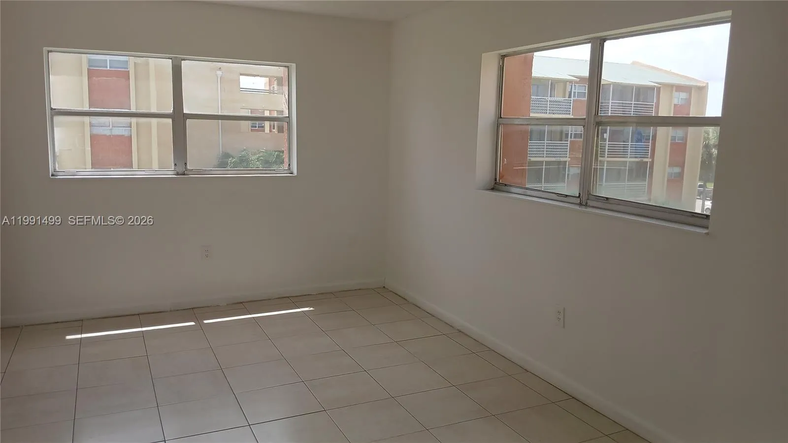 Foto de propiedad en 3610 NW 21st Street 313, Lauderdale Lakes, FL 33311 Lauderdale Lakes con MLS# 