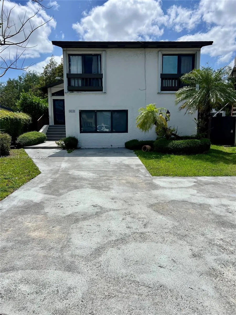 Foto de propiedad en 3610 SW 113th Place, Miami, FL 33165 Miami con MLS# 