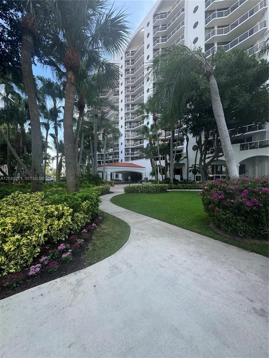 En Venta 3610 Yacht Club Drive 215, Aventura, FL 33180, Aventura, FL 33180
