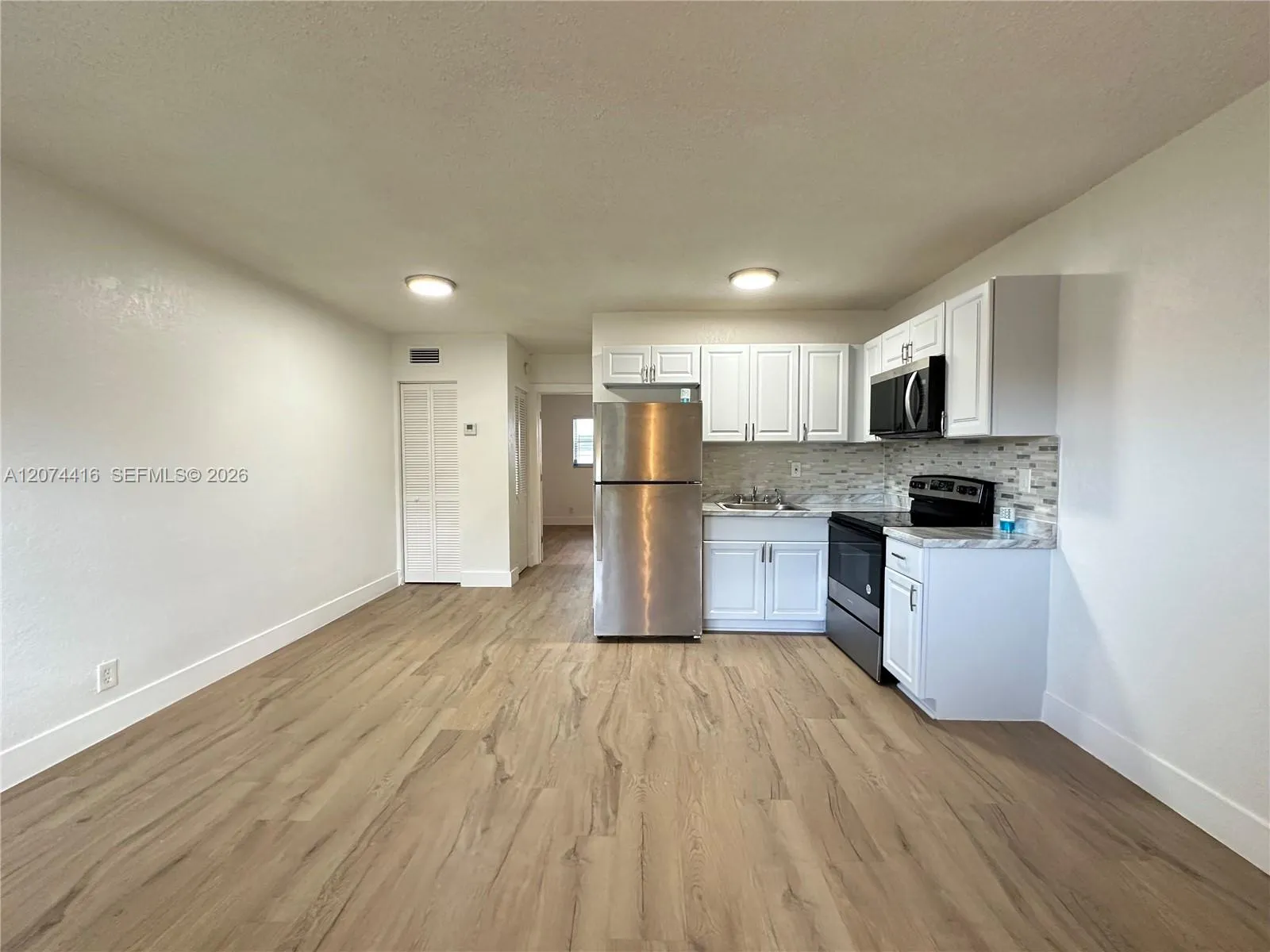 Foto de propiedad en 3616 NE 11th Avenue 3, Oakland Park, FL 33334 Oakland Park con MLS# 