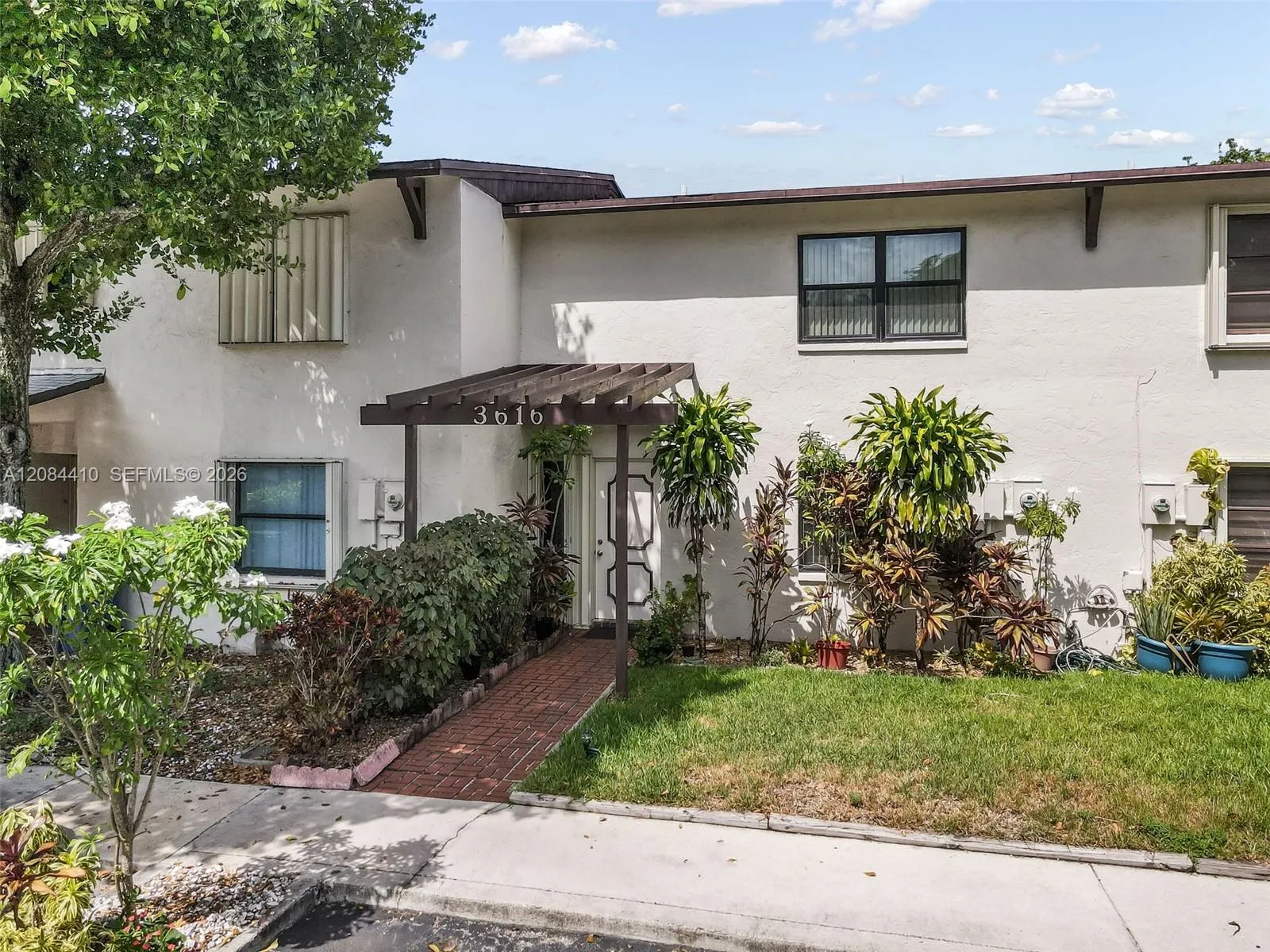 Foto de propiedad en 3616 SW 68th Lane 4-D, Miramar, FL 33023 Miramar con MLS# 