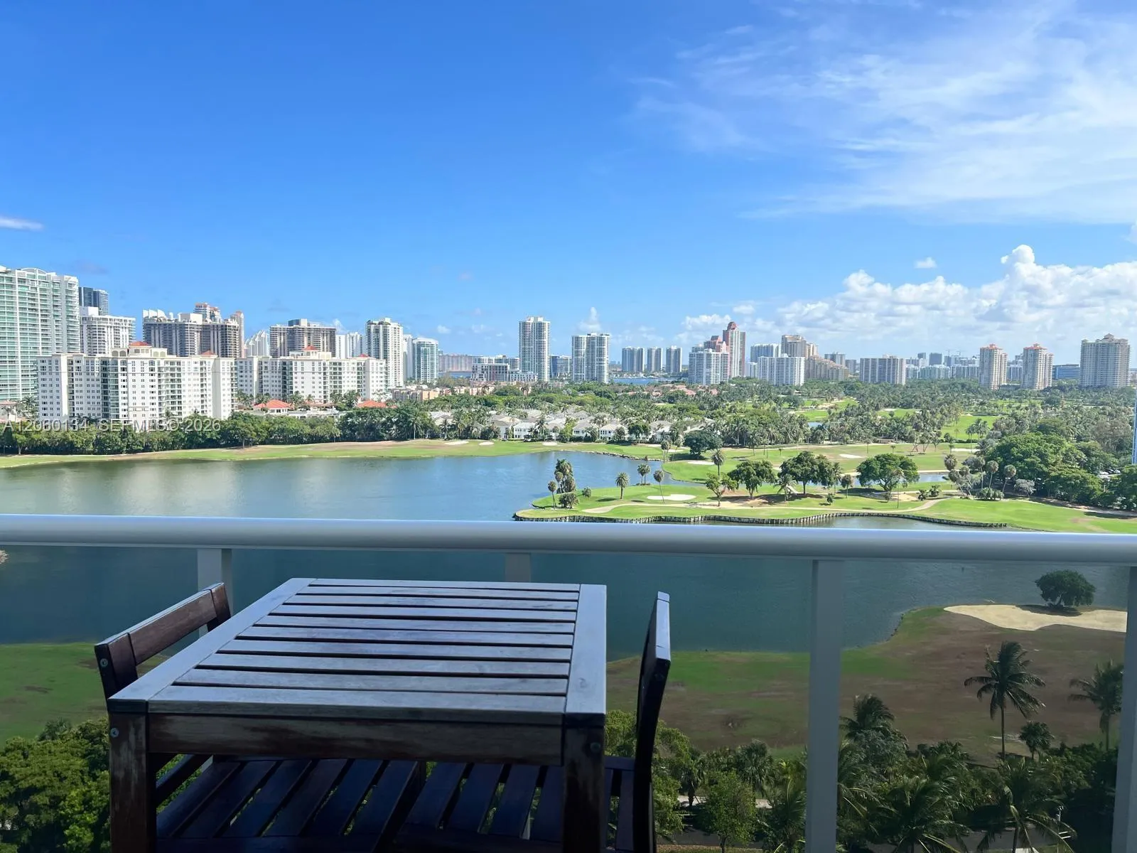 Foto de propiedad en 3625 N Country Club Drive 1805, Aventura, FL 33180 Aventura con MLS# 