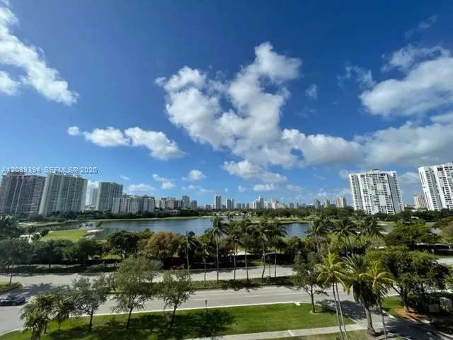 En Venta 3625 N Country Club Drive 704, Aventura, FL 33180, Aventura, FL 33180