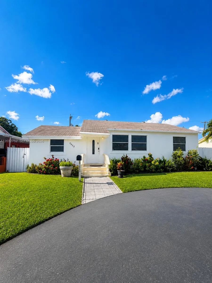 Vendido 3625 NW 13th Street, Miami, FL 33125, Miami, FL 33125