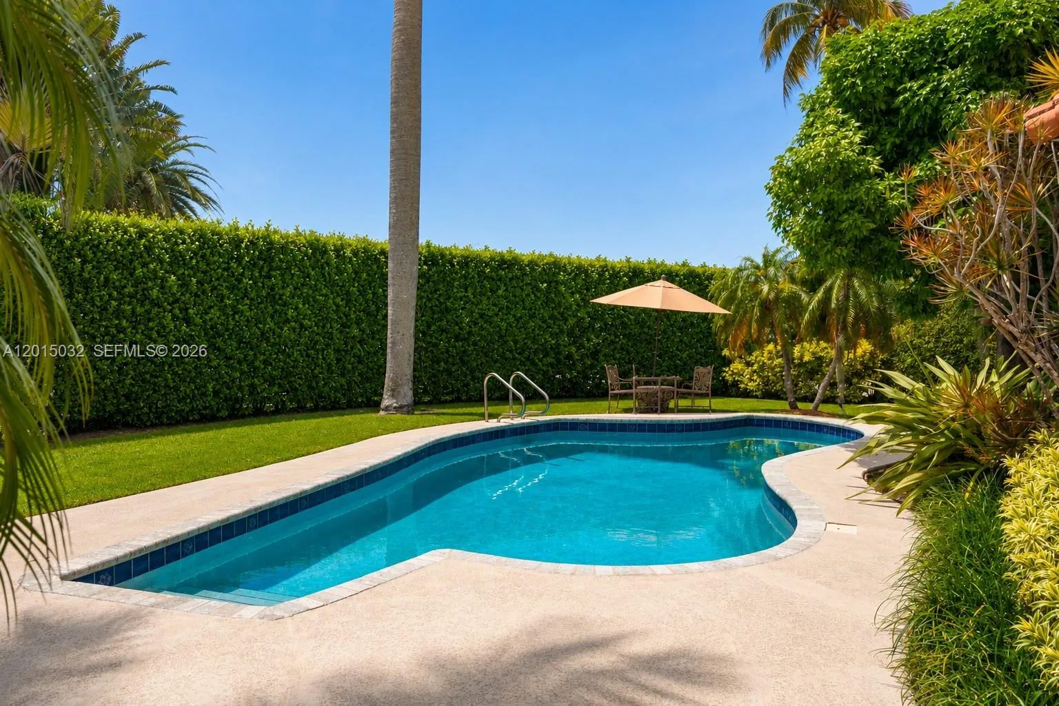 Foto de propiedad en 363 S Hibiscus Drive, Miami Beach, FL 33139 Miami Beach con MLS# 