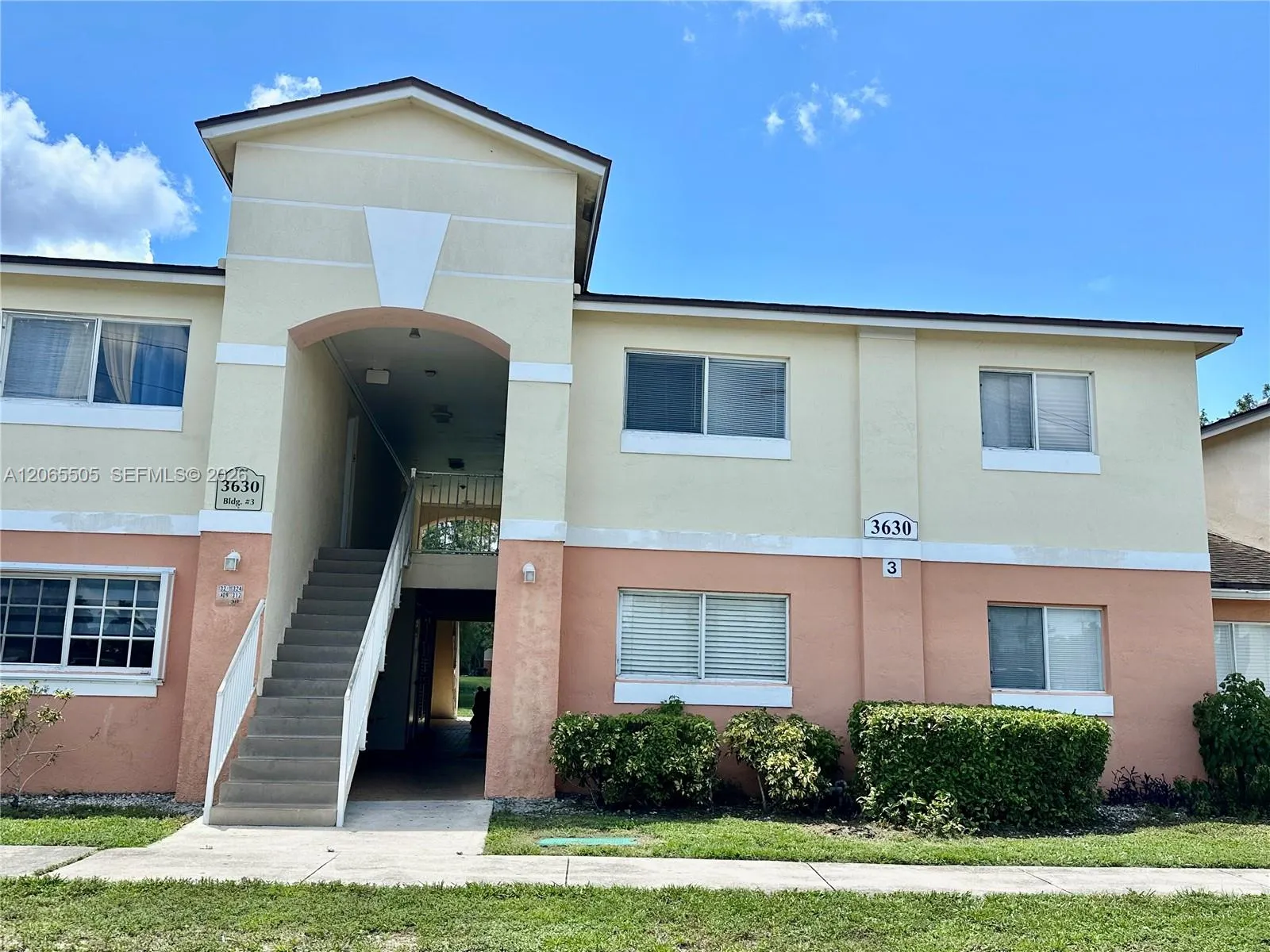Foto de propiedad en 3630 N 56th Avenue 310, Hollywood, FL 33021 Hollywood con MLS# 