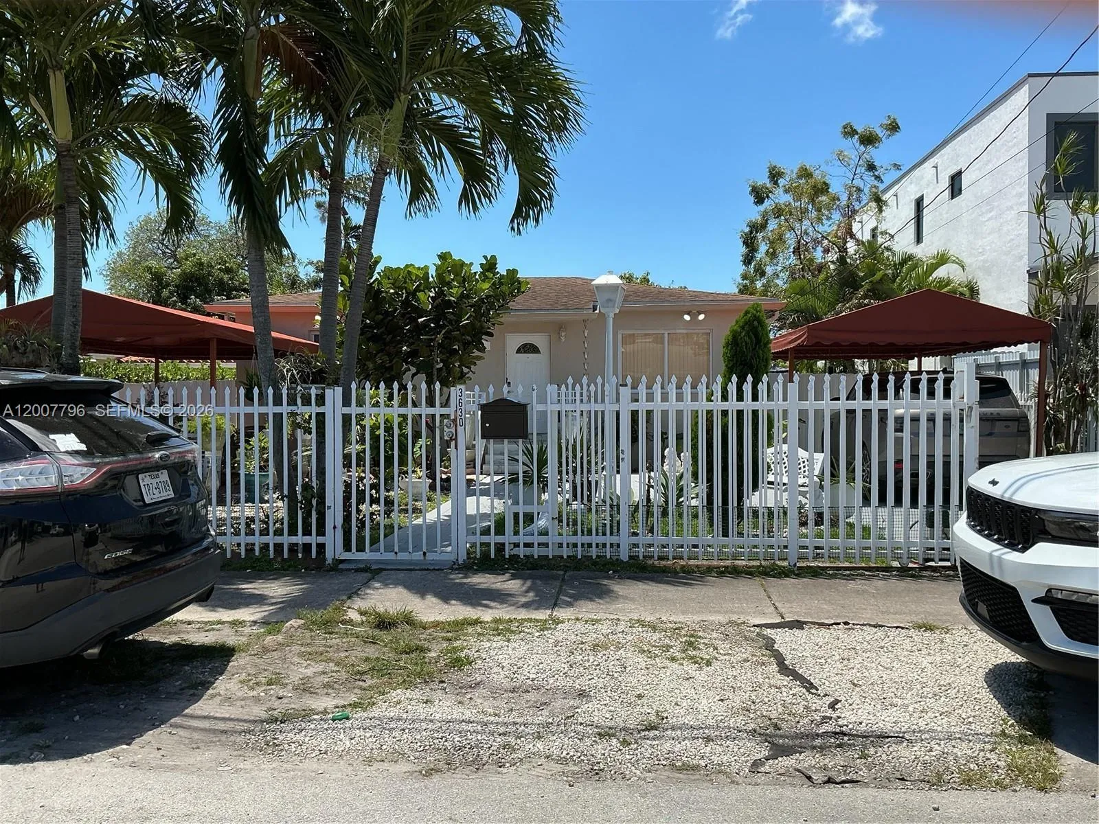 Vendido 3630 SW 3rd Street, Miami, FL 33135, Miami, FL 33135