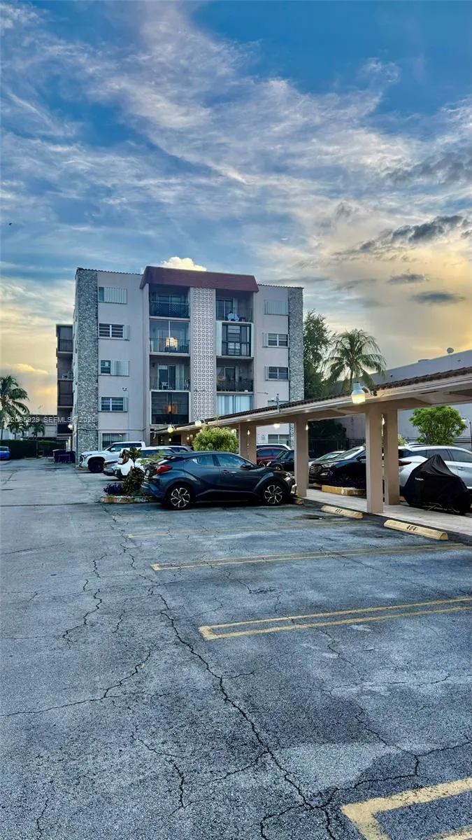 En Renta 3640 NW 9th Street 405, Miami, FL 33125, Miami, FL 33125