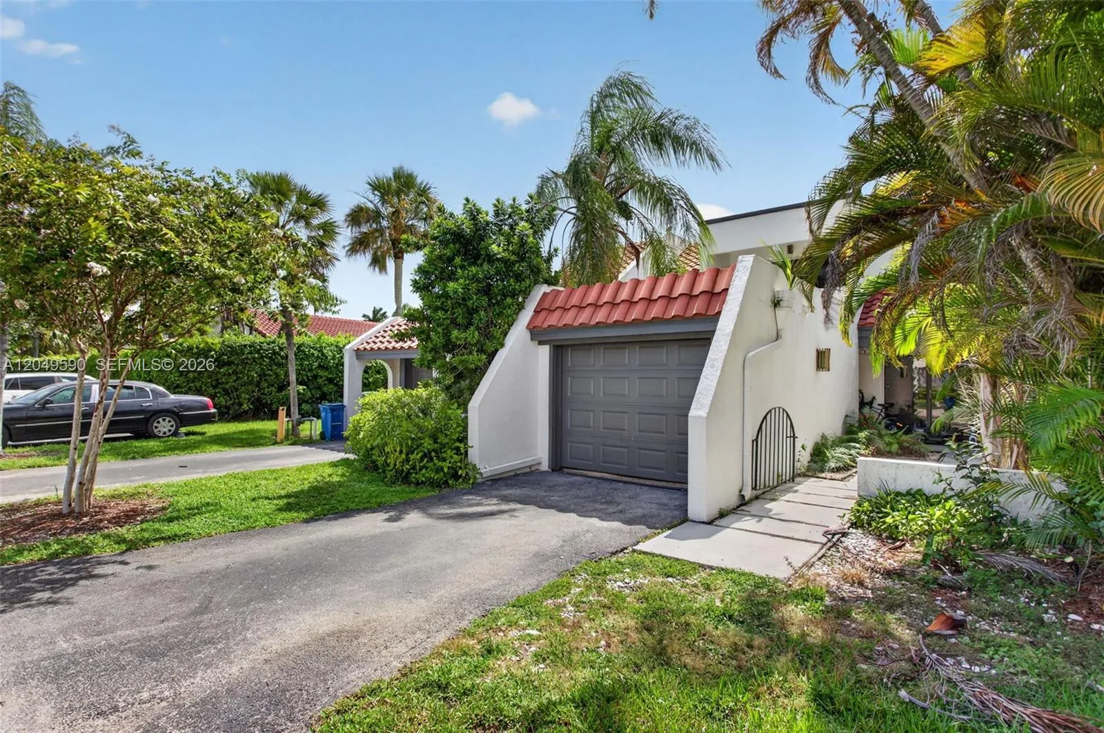 Foto de propiedad en 365 Fern Drive 7-2, Weston, FL 33326 Weston con MLS# 