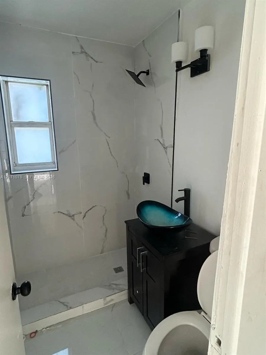 Vendido 365 NW 188th Street, Miami Gardens, FL 33169, Miami Gardens, FL 33169
