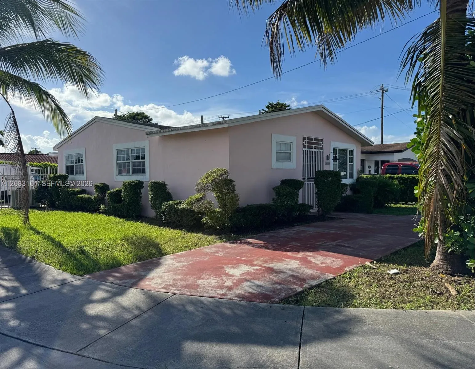 Foto de propiedad en 3650 SW 92nd Avenue 1, Miami, FL 33165 Miami con MLS# 