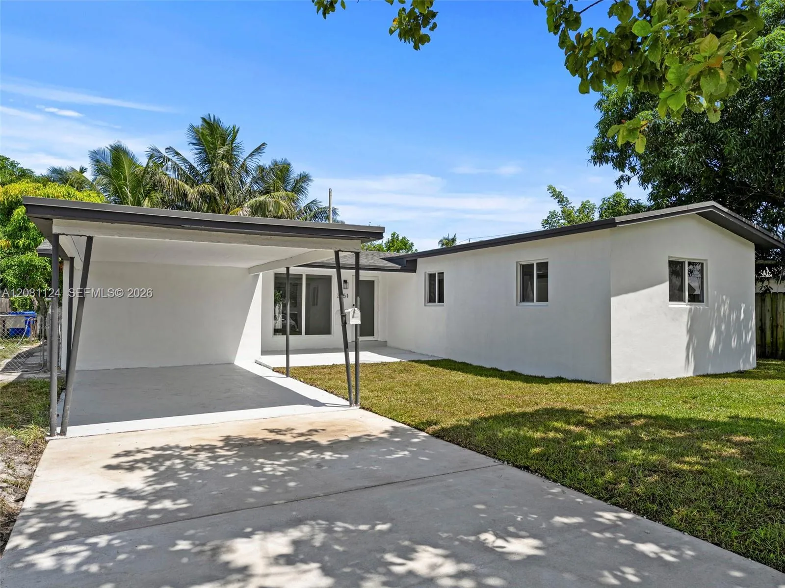 Foto de propiedad en 3651 SW 40th Avenue, West Park, FL 33023 West Park con MLS# 