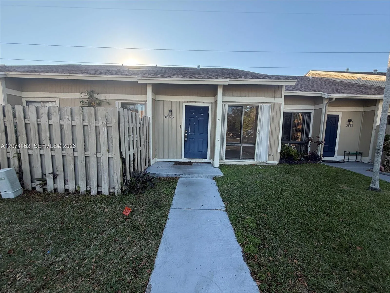 Foto de propiedad en 3655 NW 111th Terrace 3655, Sunrise, FL 33351 Sunrise con MLS# 