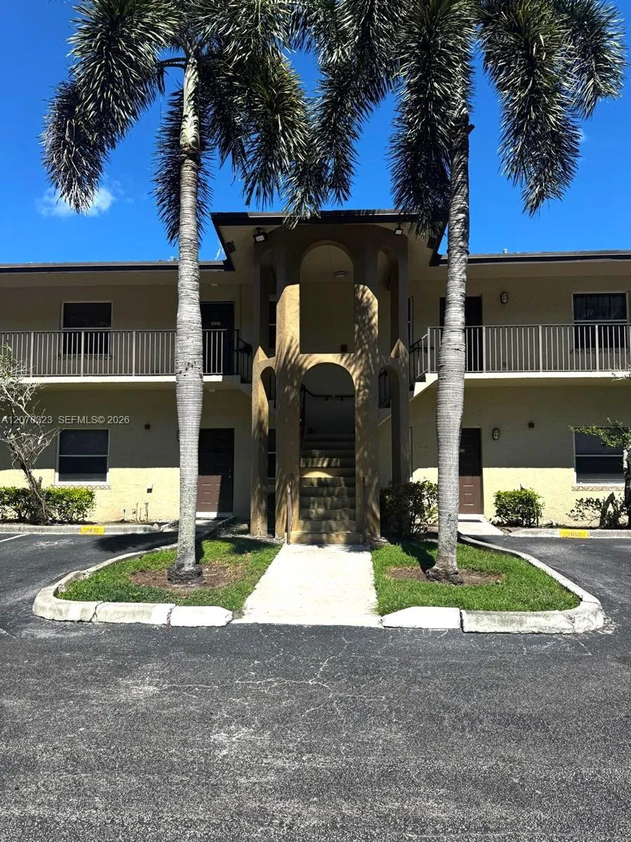 Foto de propiedad en 3656 NW 91st Lane 3656, Sunrise, FL 33351 Sunrise con MLS# 