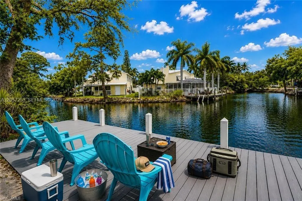 Foto de propiedad en 3659 Riviera Circle, Bonita Springs, FL 34134 Bonita Springs con MLS# 