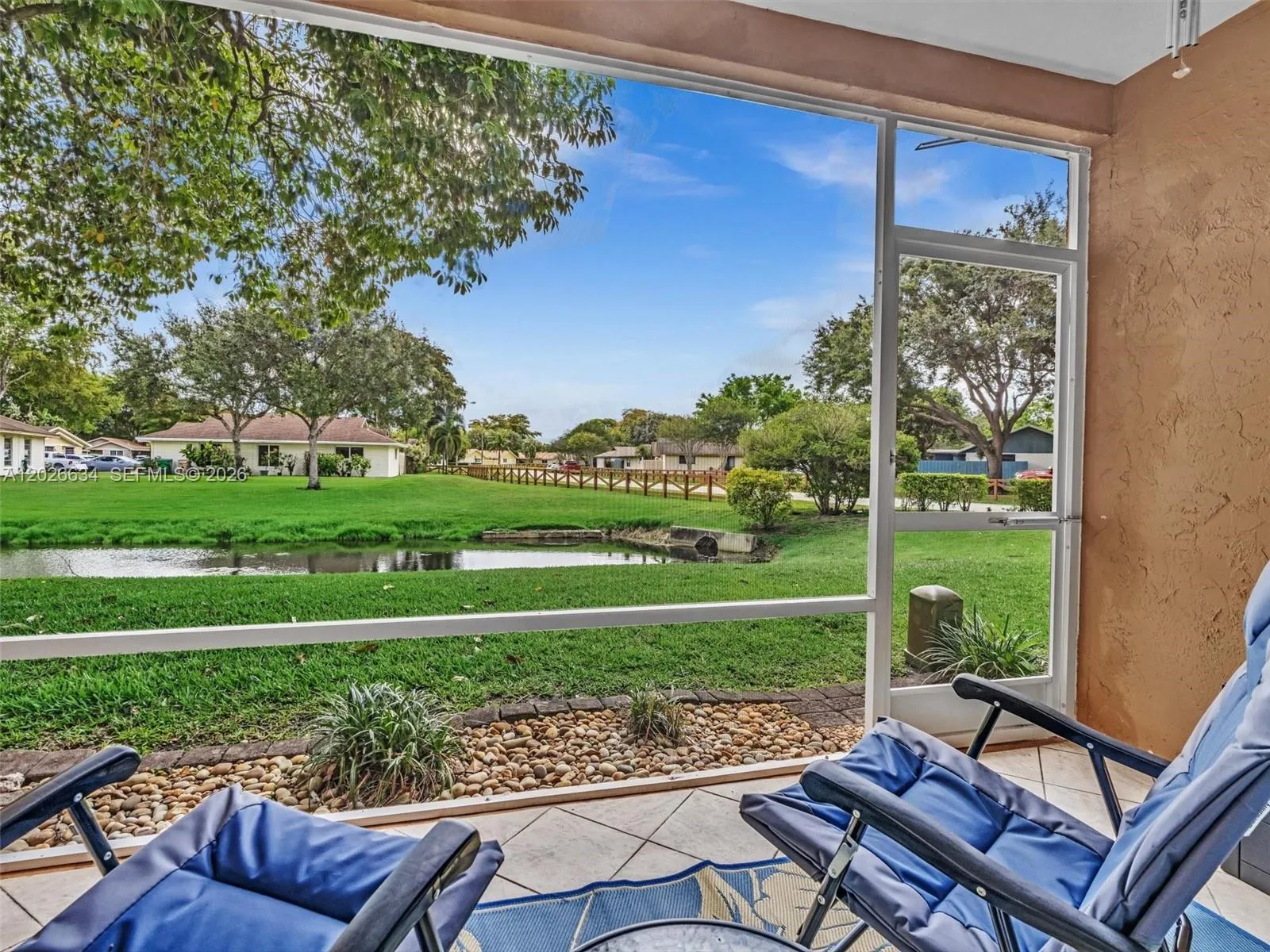 Foto de propiedad en 3660 Citrus Trace 2, Davie, FL 33328 Davie con MLS# 