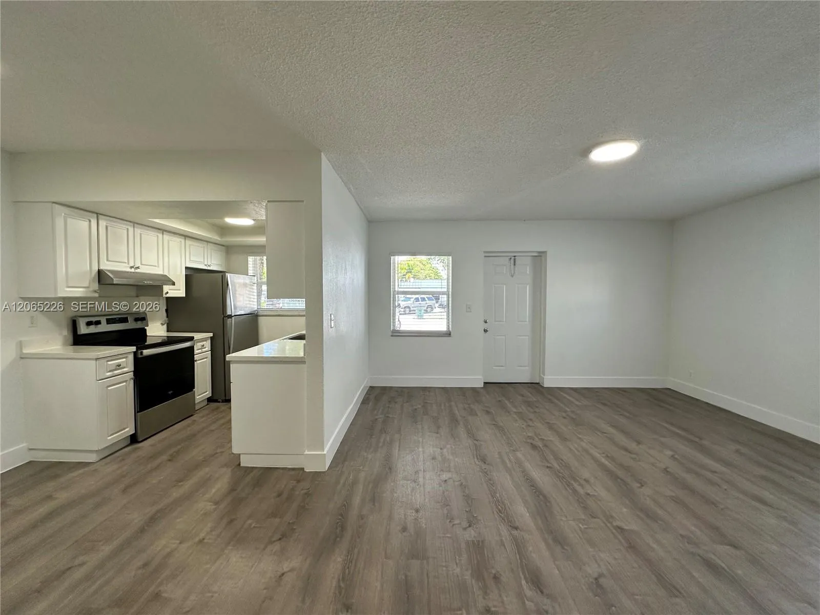 Foto de propiedad en 3660 NE 11th Avenue 4, Oakland Park, FL 33334 Oakland Park con MLS# 