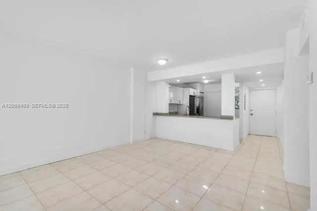 Foto de propiedad en 3660 NE 166th Street 114, North Miami Beach, FL 33160 North Miami Beach con MLS# 