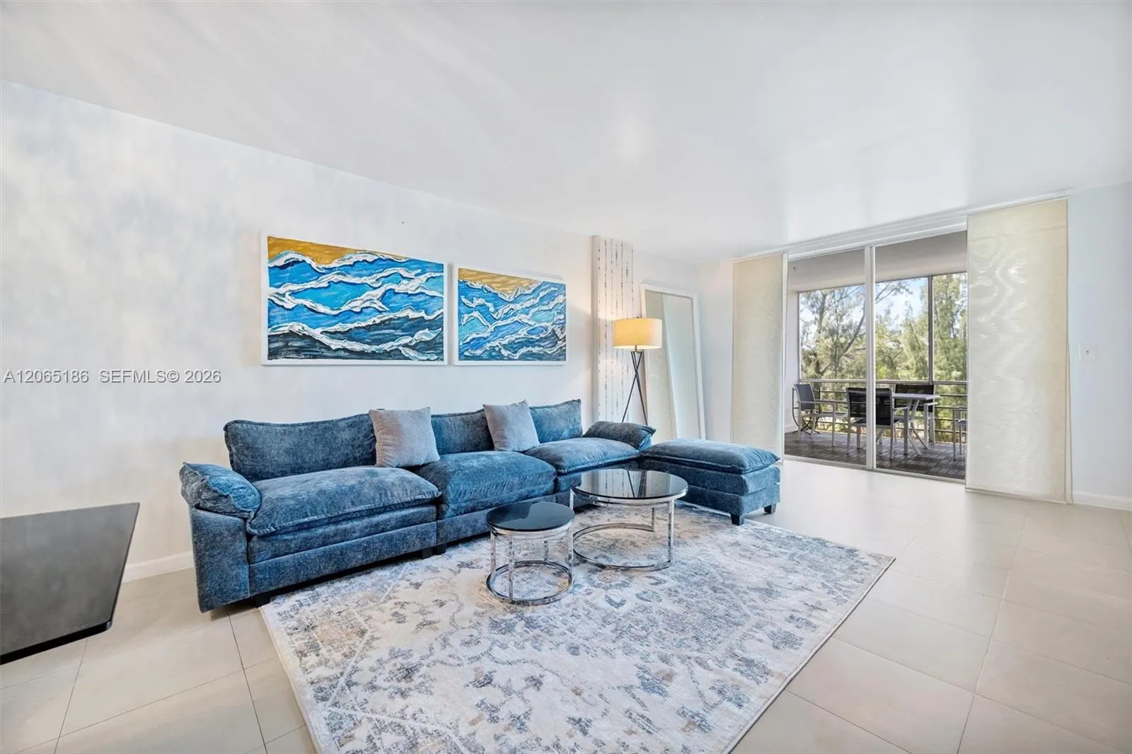 Foto de propiedad en 3660 NE 166th Street 307, North Miami Beach, FL 33160 North Miami Beach con MLS# 