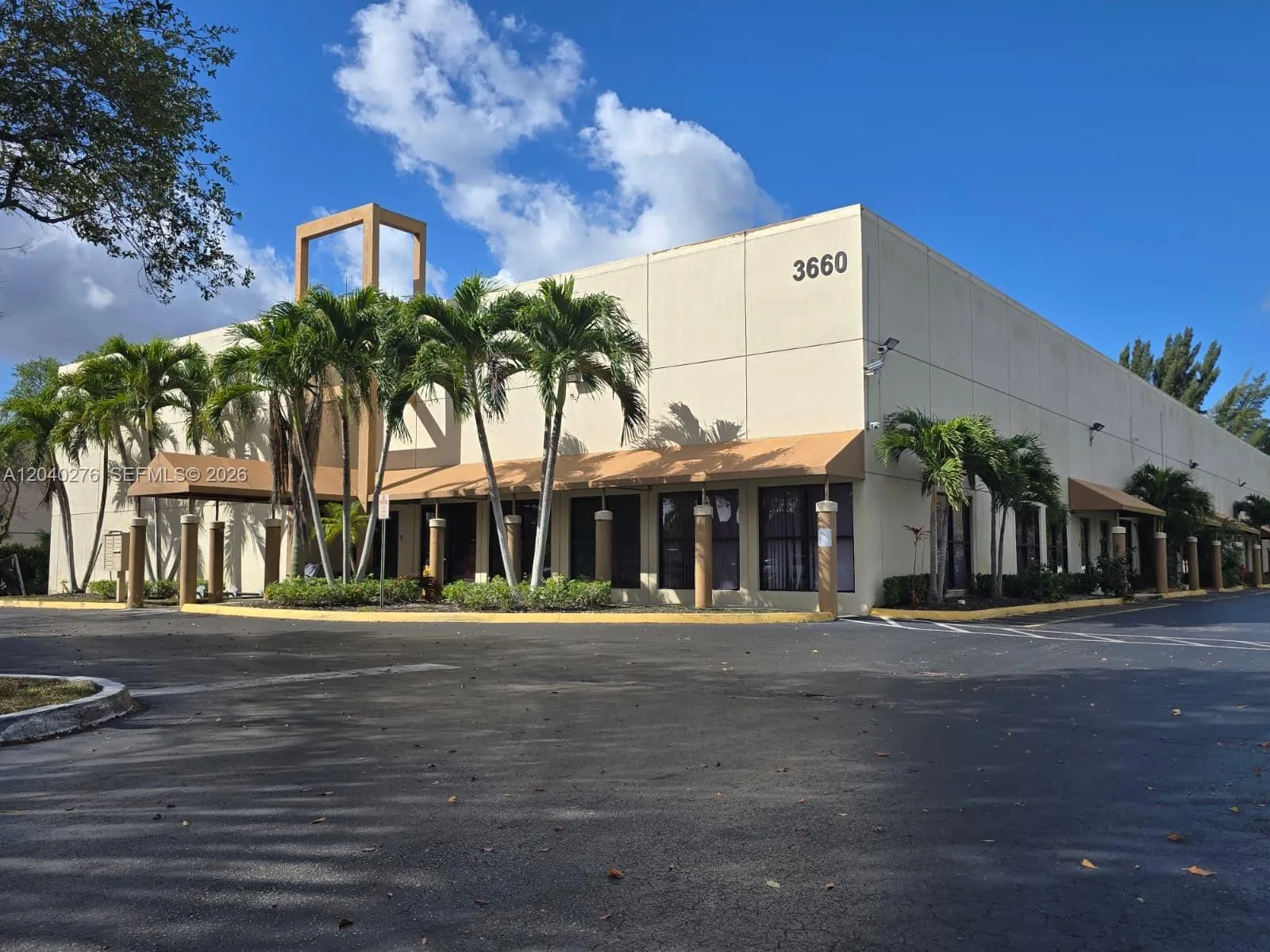 Foto de propiedad en 3660 NW 126th Avenue 7, Coral Springs, FL 33065 Coral Springs con MLS# 