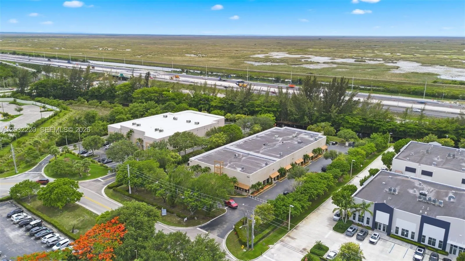Foto de propiedad en 3660 NW 126th Avenue 8, Coral Springs, FL 33065 Coral Springs con MLS# 