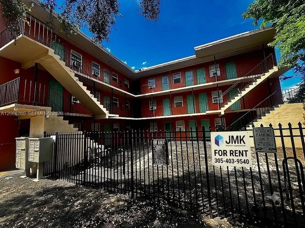 En Renta 3669 Thomas Avenue 7, Miami, FL 33133, Miami, FL 33133