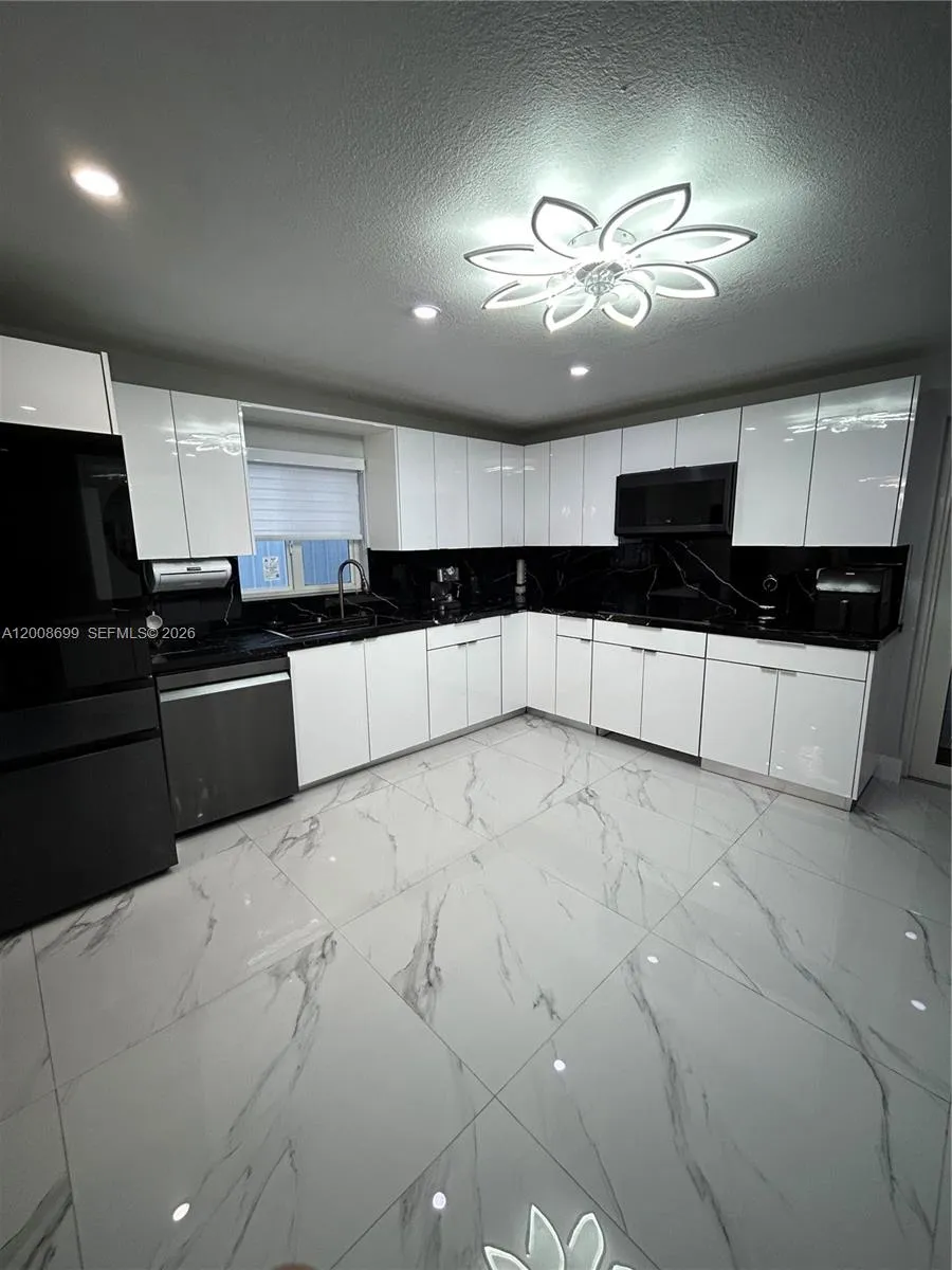 En Venta 367 W 33rd Street, Hialeah, FL 33012, Hialeah, FL 33012
